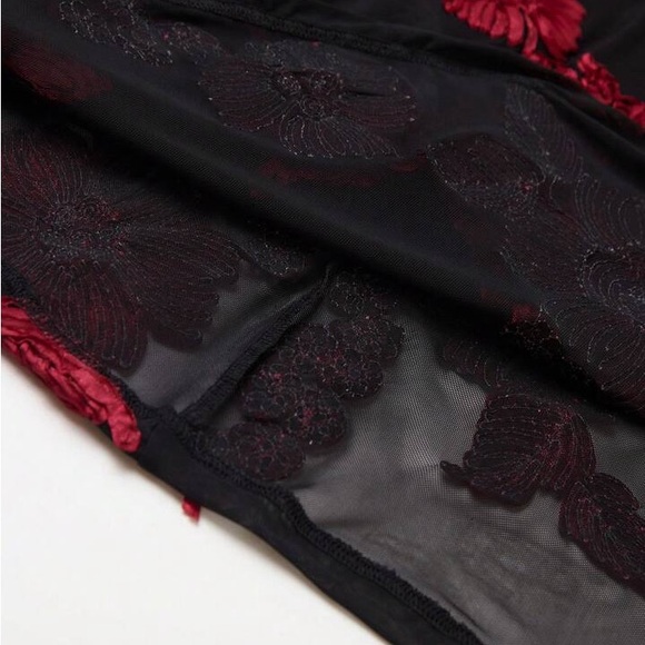 Anewsta Elegant Black and Red Floral Dress - Picture 7 of 14